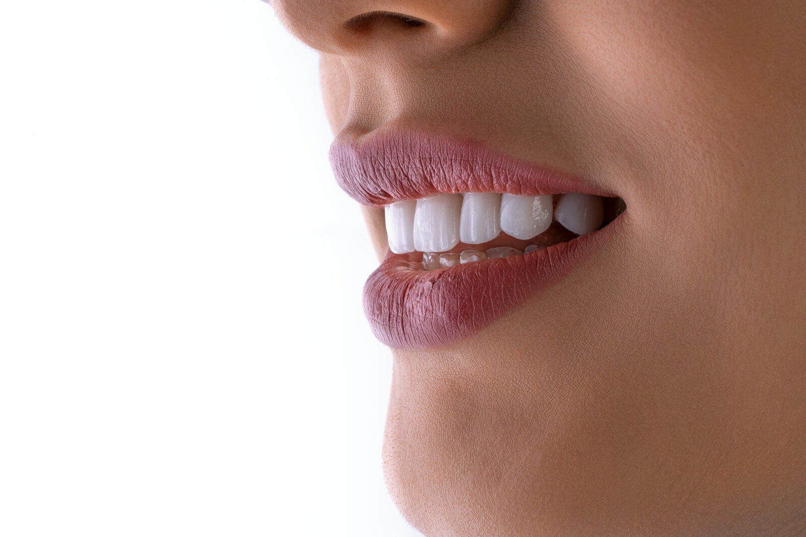 how to whiten teeth naturally